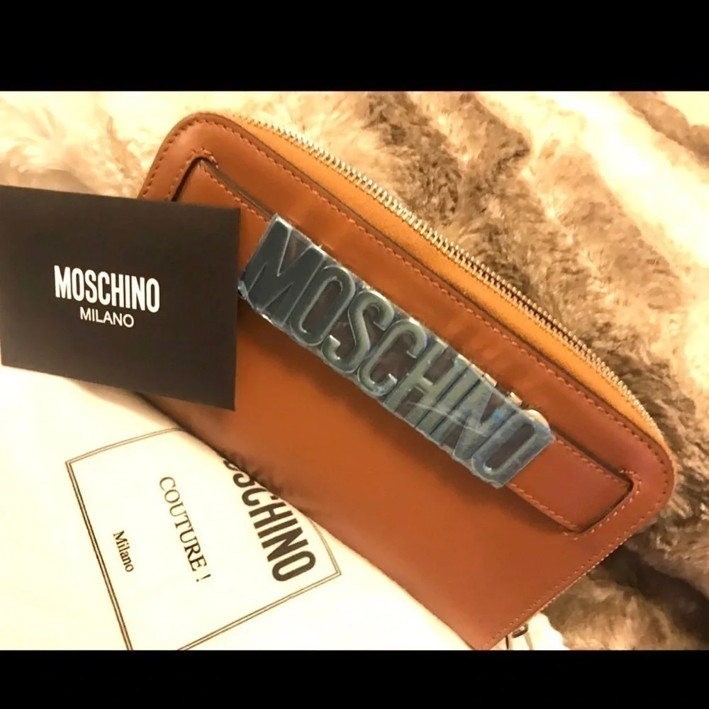 NEW MOSCHINO Brown logo Leather Zip Around Wallet